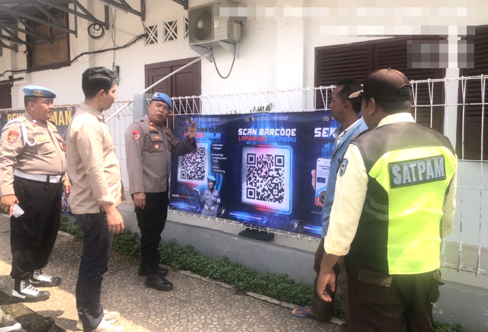 Propam Polres Way Kanan Sosialisasikan Barcode Layanan Pengaduan Masyarakat