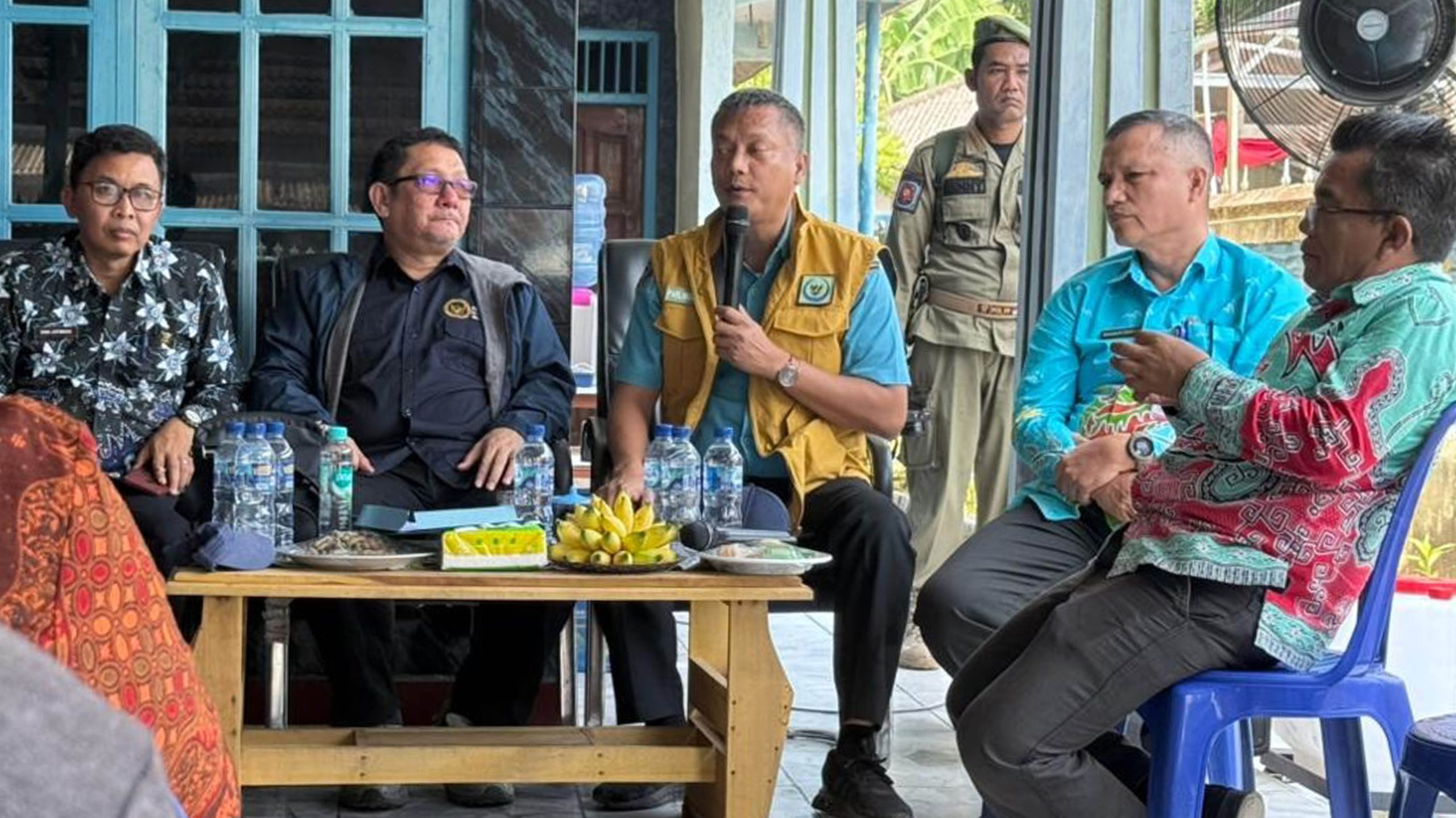 Kemenko Pangan Tinjau Progres Pembangunan Kampung Nelayan Merah Putih di Ketapang