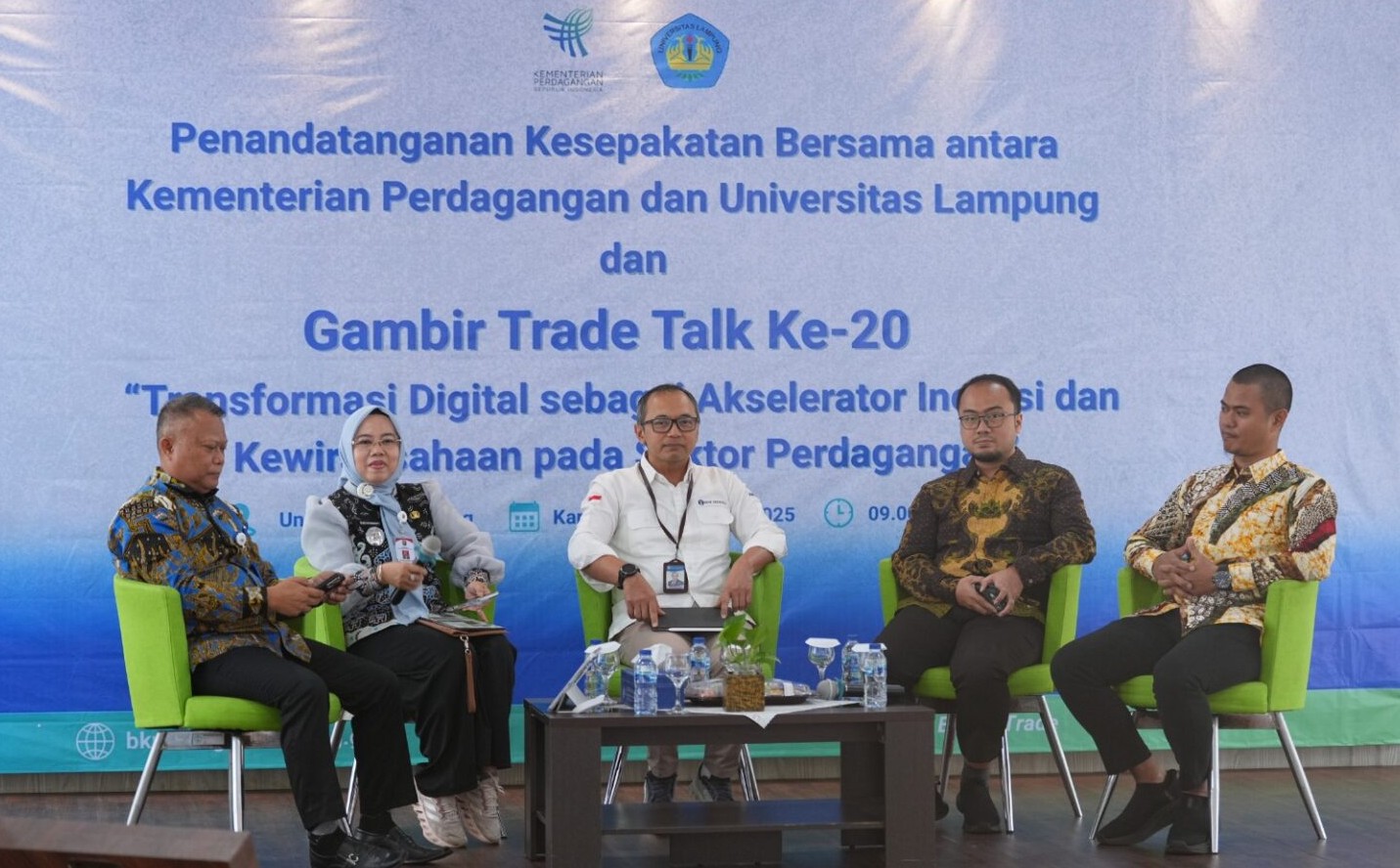 FEB Unila Hadirkan Pakar dan Praktisi Bahas Akselerasi Digitalisasi Perdagangan