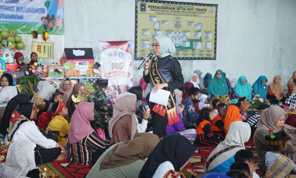 Bupati Ayu Ajak Orang Tua dan Guru Wujudkan Generasi Emas Way Kanan Melalui PAUD