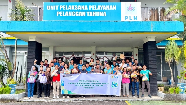Rayakan Hari Listrik Nasional, PLN UP3 Tahuna Berbagi Kasih di Panti Asuhan Sitti Maryam