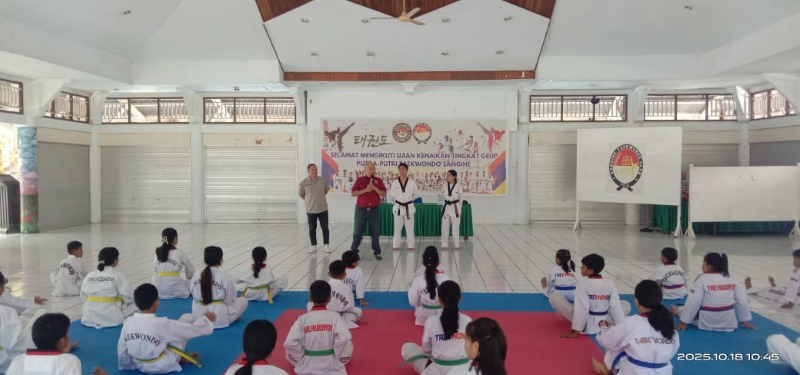 Pimpin Ujian Kenaikan Tingkat, Master Hendra Optimistis Taekwondoin Sangihe Raih Emas di Porprov