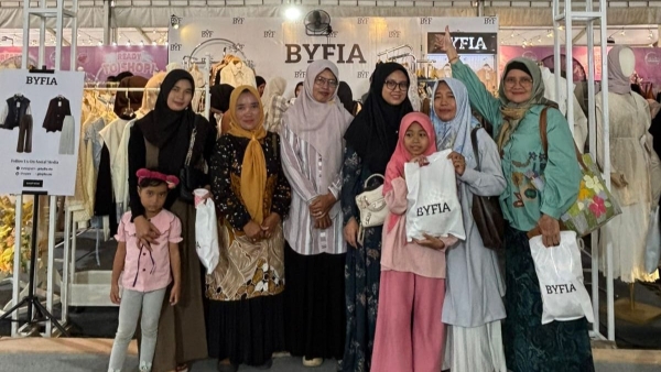 Rush Market 2025 Padat Pengunjung, Brand Lokal BYFIA Pamerkan Koleksi Eksklusif
