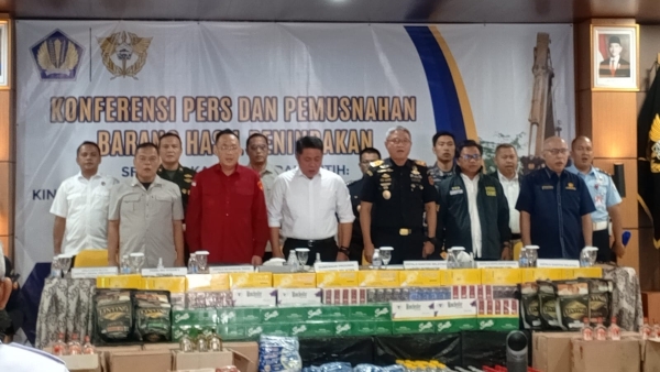 Kinerja Gemilang 2025, Bea Cukai Sumbagtim Capai Target Penerimaan 190 Persen