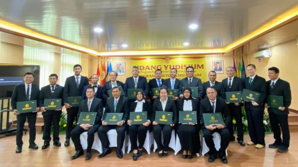 Ketua Umum PERSADIN Oking Ganda Miharja Resmi Sandang Gelar Doktor Ilmu Hukum