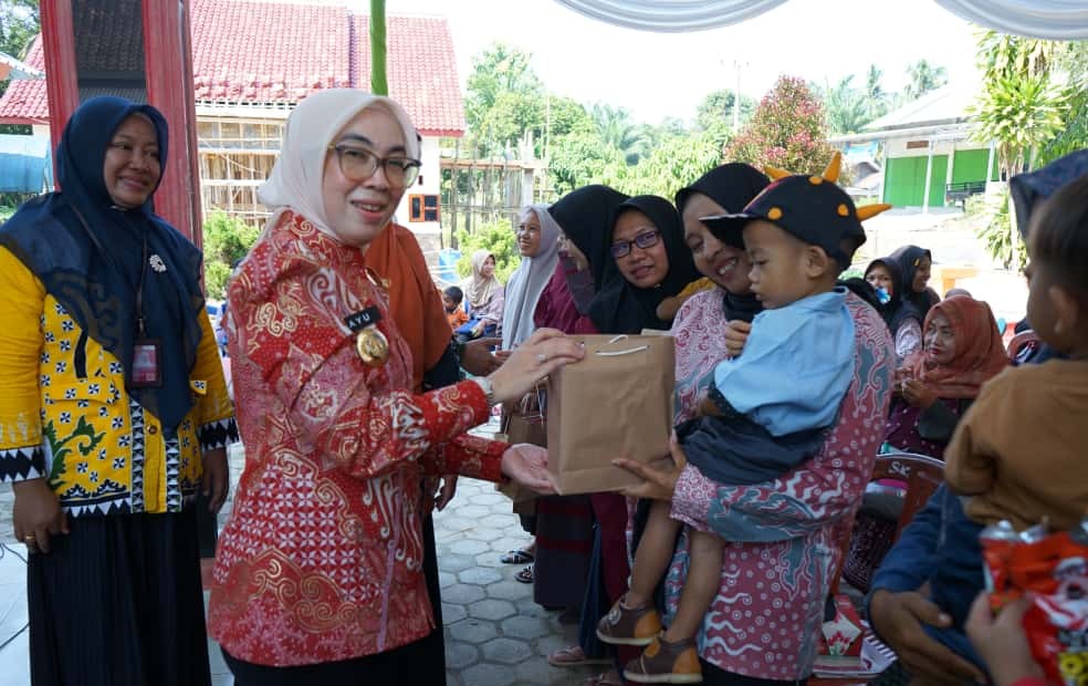 Bupati Ayu Ajak Masyarakat Aktif di Posyandu untuk Cegah Stunting