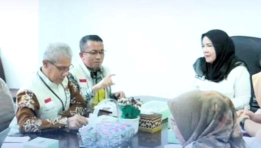 Wali Kota Eva Dwiana Terima Visitasi Komisi Informasi