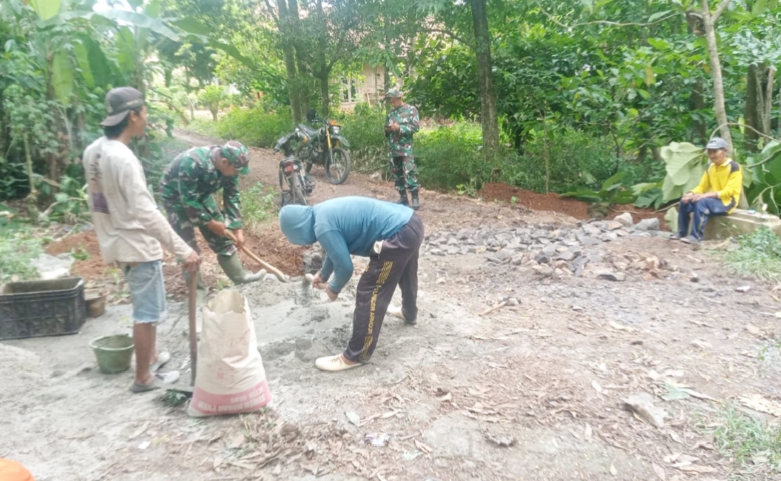 Satgas TMMD Kodim 0427/Way Kanan Tuntaskan 90 Persen Pembuatan Gorong-Gorong di Kampung Sriwijaya
