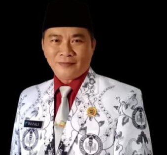 Rozali S.Pd., M.Pd., Kepala Sekolah SMAN 10 Palembang.