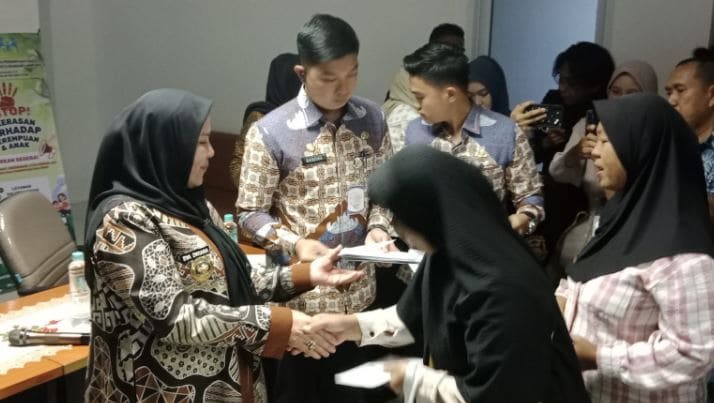 Pemkot Bandar Lampung Salurkan Bantuan Sosial dan Umrah Gratis