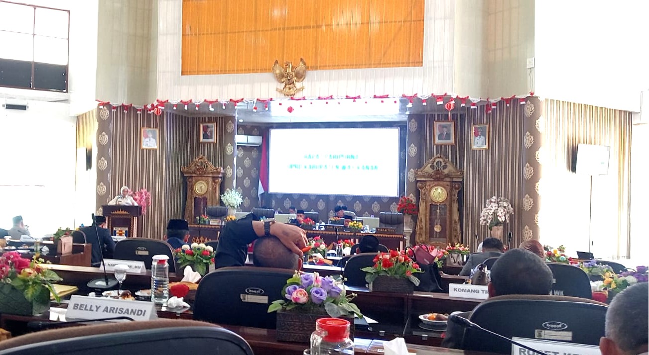 Bupati Ayu Hadiri Paripurna Propemperda 2026 dan Pengesahan APBD Way Kanan 2026