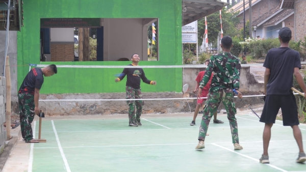 Pererat Kemanunggalan, Satgas TMMD Way Kanan Gelar Olahraga Bersama Warga