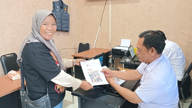 Foto Bupati Diedit AI Menari Tak Pantas, Warga Pesawaran Laporkan Akun TikTok ke Polda Lampung