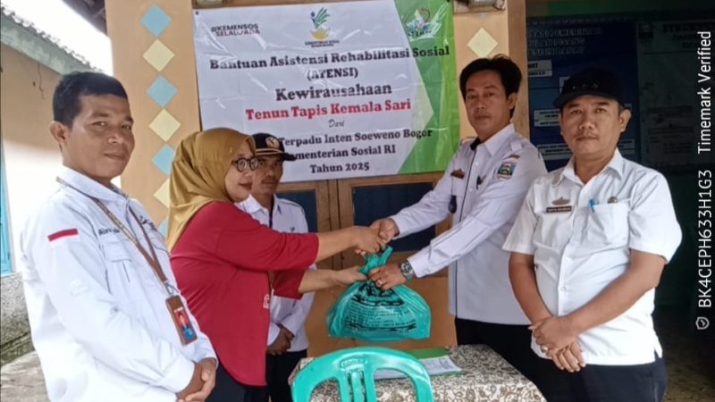 Dukung UMKM, Kemensos Salurkan Bantuan Asistensi Wirausaha di Pulau Pisang