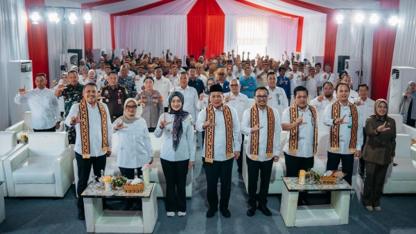 Menteri Koperasi dan Wagub Lampung Resmikan Pembangunan SPBUN Nelayan di Labuhan Maringgai