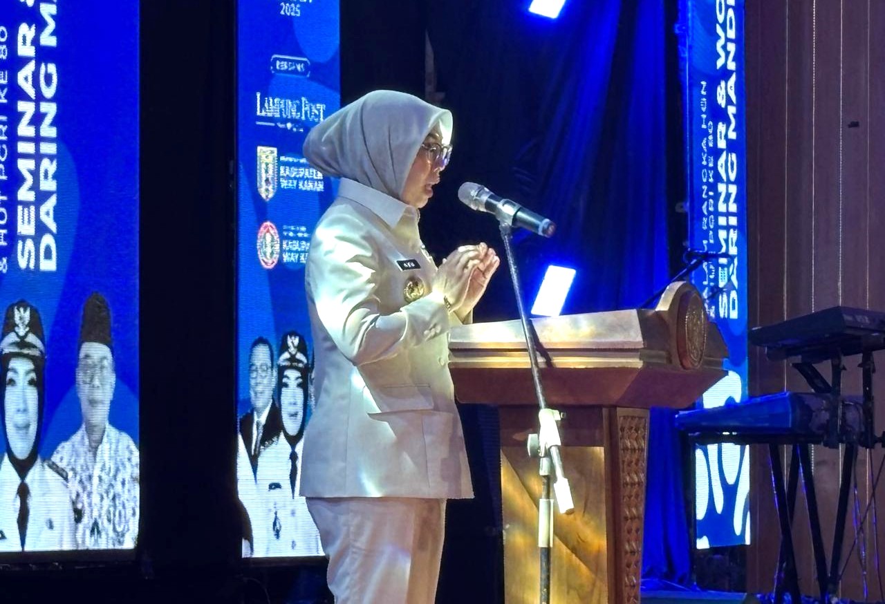 Bupati Ayu Buka Seminar dan Workshop Teacher Summit 2025 di Way Kanan