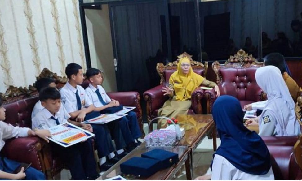 6 Pelajar SMP Bandar Lampung Berprestasi di Festival Tunas Bahasa Ibu 2025