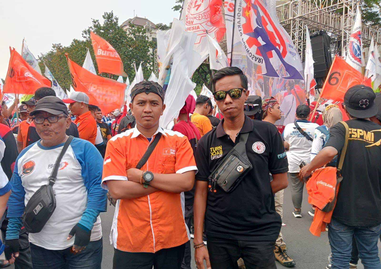 Tuntut UMK dan Reformasi Kesehatan, Ratusan Buruh FSPMI Demo Kantor Bupati Probolinggo
