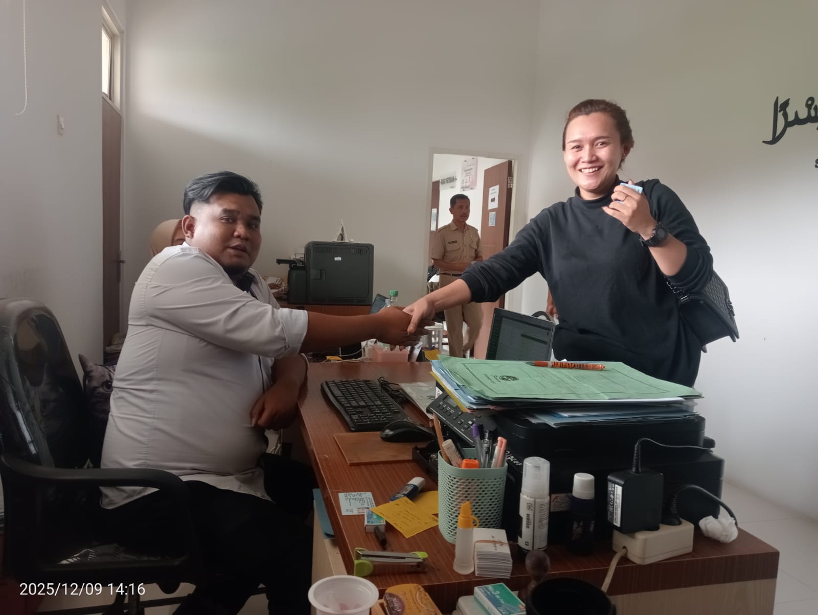 Pangkas Waktu Tunggu, Dispendukcapil Probolinggo Genjot Layanan Daring dan Keliling Desa