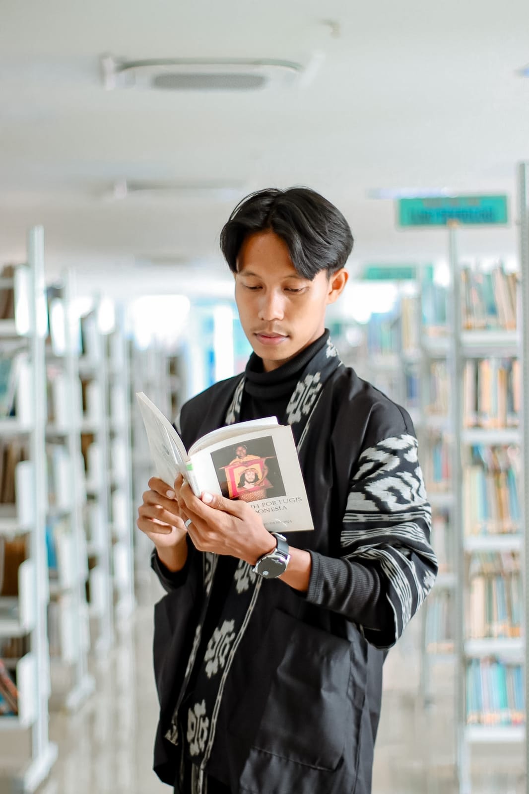 Holiq Bae Terbitkan Novel Keempat Jejak Lensa, Targetkan Sineas Nasional pada 2026