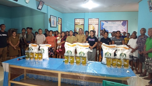 Perkuat Ketahanan Pangan, Kampung Laine Salurkan Bantuan Beras dan Minyak Goreng untuk 68 KPM