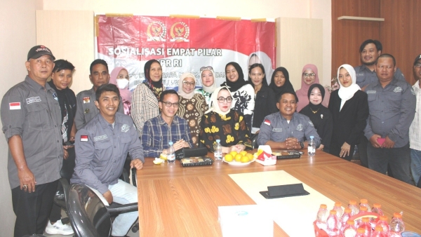 Hj Eva Susanti Perkuat Silaturahmi dengan Pengurus DPD PJS Sumsel di Palembang