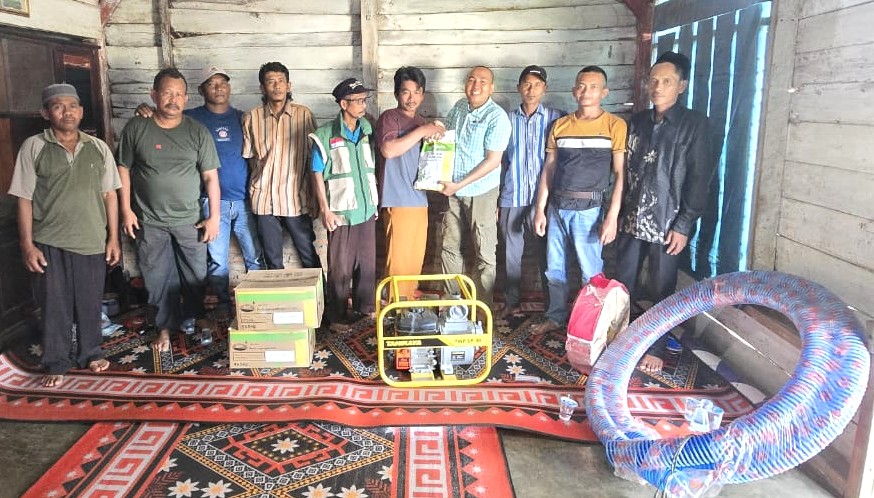 Perjuangkan Aspirasi Petani, Adi Wijaya DPRD Way Kanan Salurkan Bantuan Alsintan