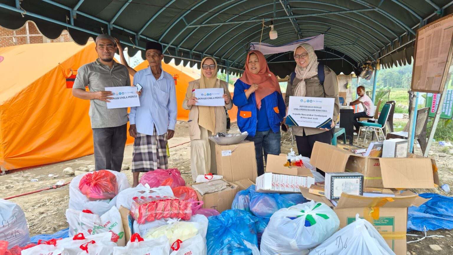 Unila Kirim Bantuan Donasi untuk Warga Terdampak Banjir di Aceh