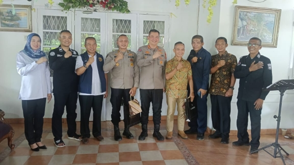 Bidhumas Polda Sumsel Lepas Anggota Purna Tugas dan Personel Berangkat Dik SIP dengan Penghargaan Khidmat