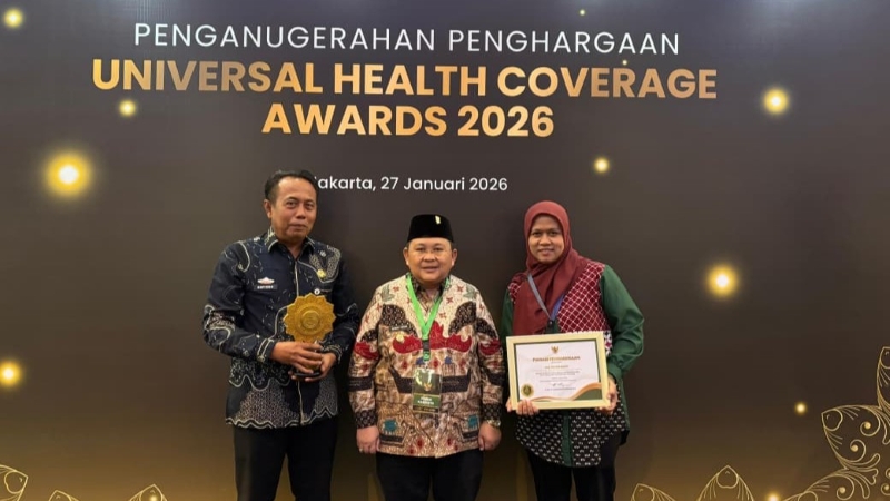 Pemkab Pesisir Barat Terima UHC Award 2026 Kategori Pratama
