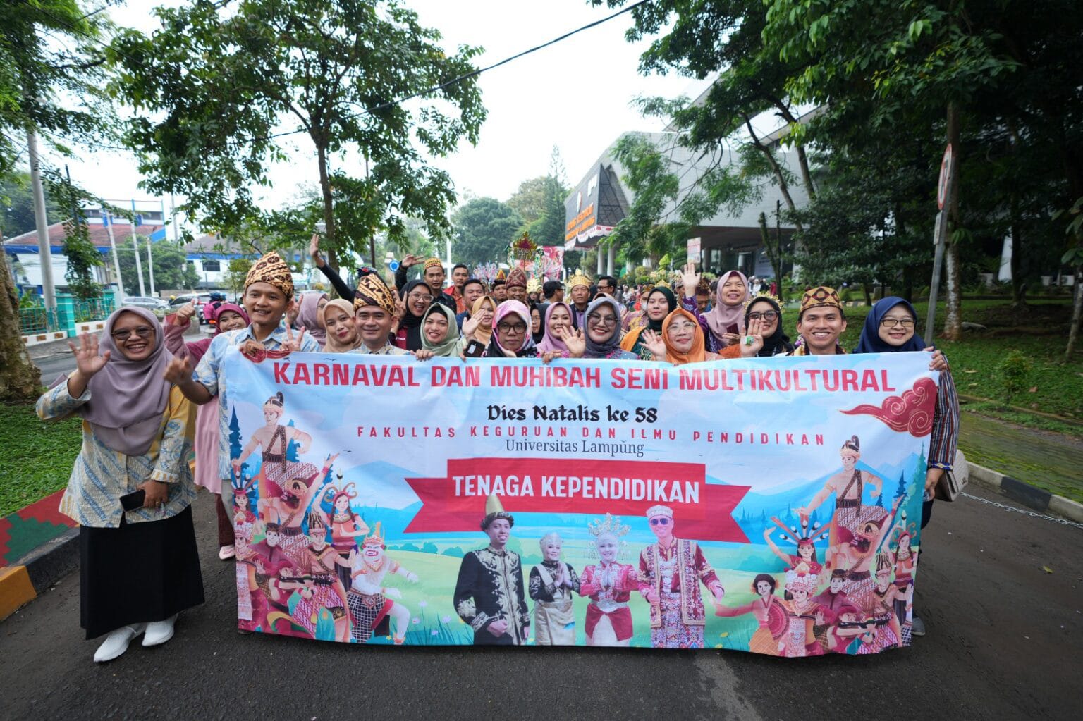 FKIP Unila Rayakan Dies Natalis ke-58 Lewat Karnaval dan Pagelaran Seni