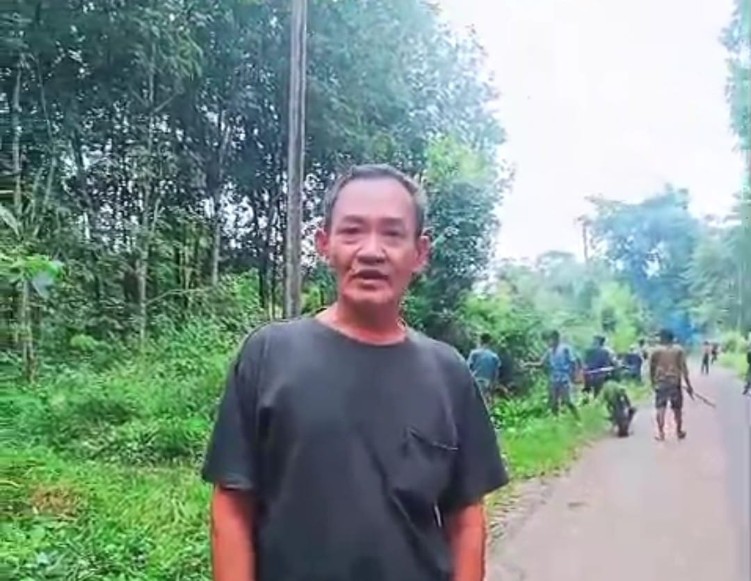 Kompak, Masyarakat Kampung Kotaway Gotong Royong Tata Jalur Wisata Curup Gangsa