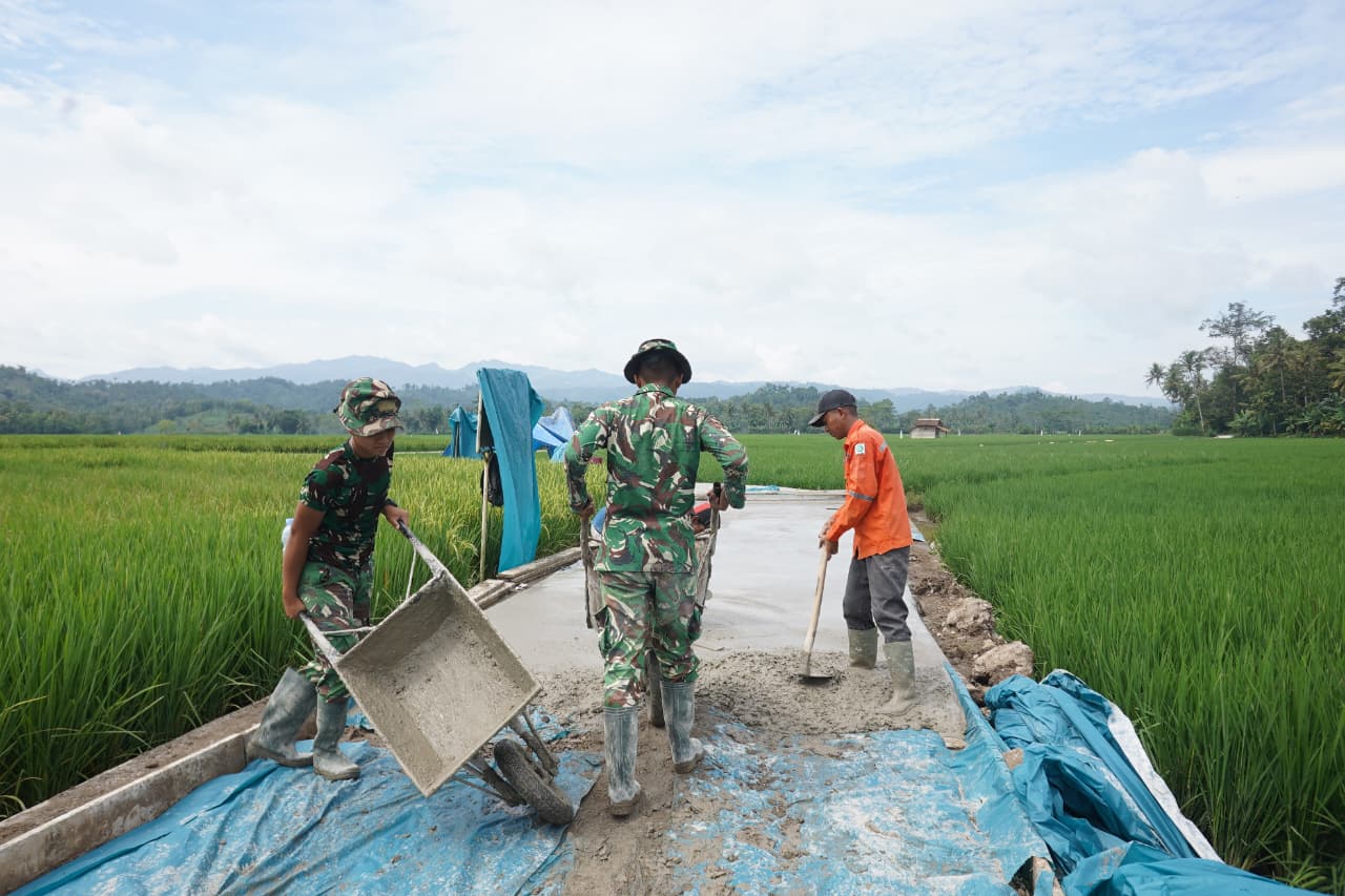 TMMD ke-127 Kodim 0421/LS Kebut Bedah Rumah dan Sumur Bor di Pesawaran