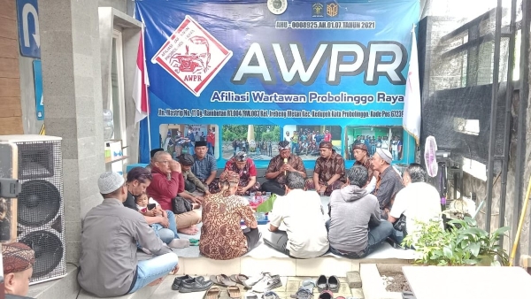 Maknai Hari Pers Nasional, AWPR Probolinggo Buka Agenda dengan Yasinan dan Tahlilan