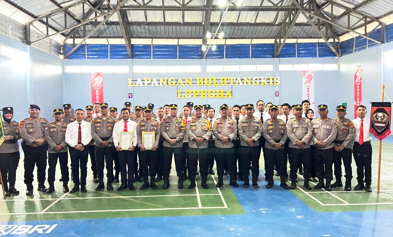 Polres Way Kanan Gelar Upacara Reward and Punishment, Kapolres Tegaskan Komitmen Pelayanan Publik