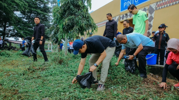 Pemprov Lampung Gelar Aksi Bersih-Bersih, Tanam Pohon dan Tebar 50 Ribu Benih Ikan