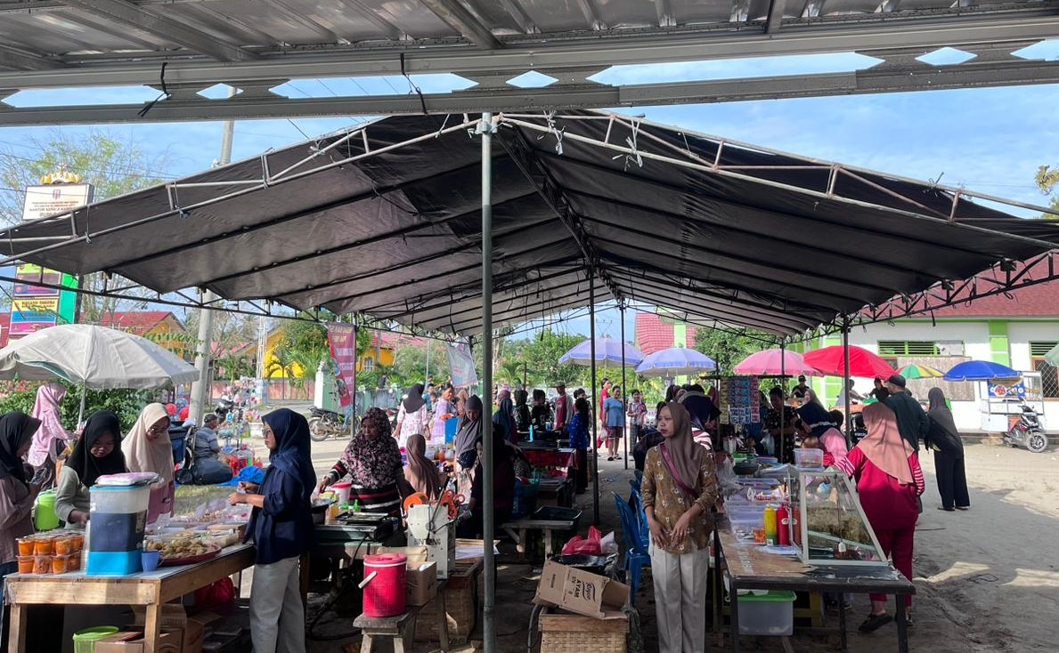 Pasar Bedug Bumi Baru Diserbu Warga, UMKM Lokal Bergeliat di Hari Kedua Ramadhan