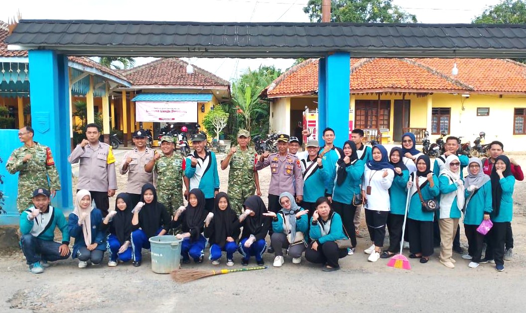 Sinergi TNI-Polri dan DPD TMI Warnai Aksi Bersih Lingkungan di Baradatu