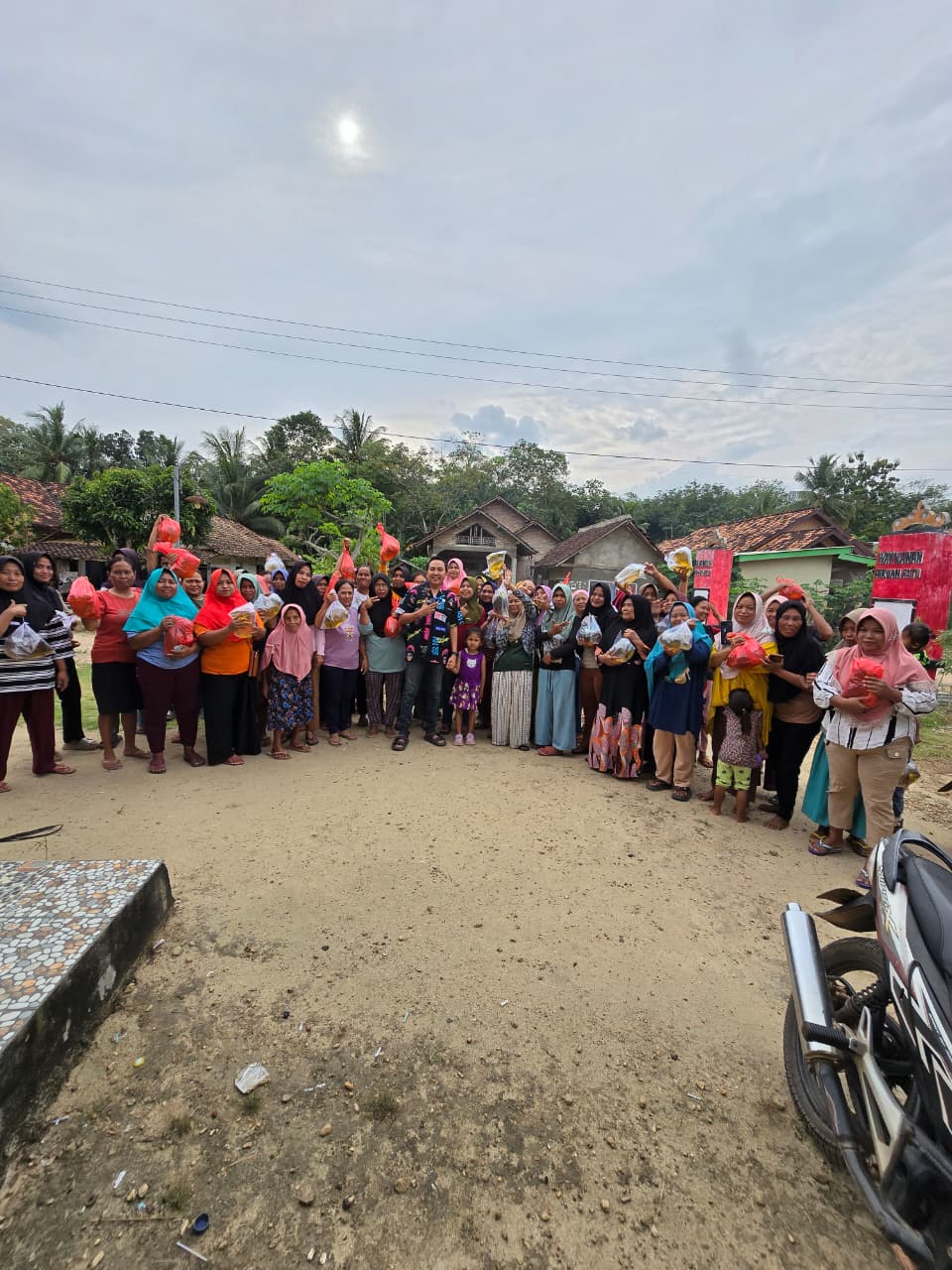 DPD PAN Way Kanan Hadirkan Bazar Murah bagi Warga