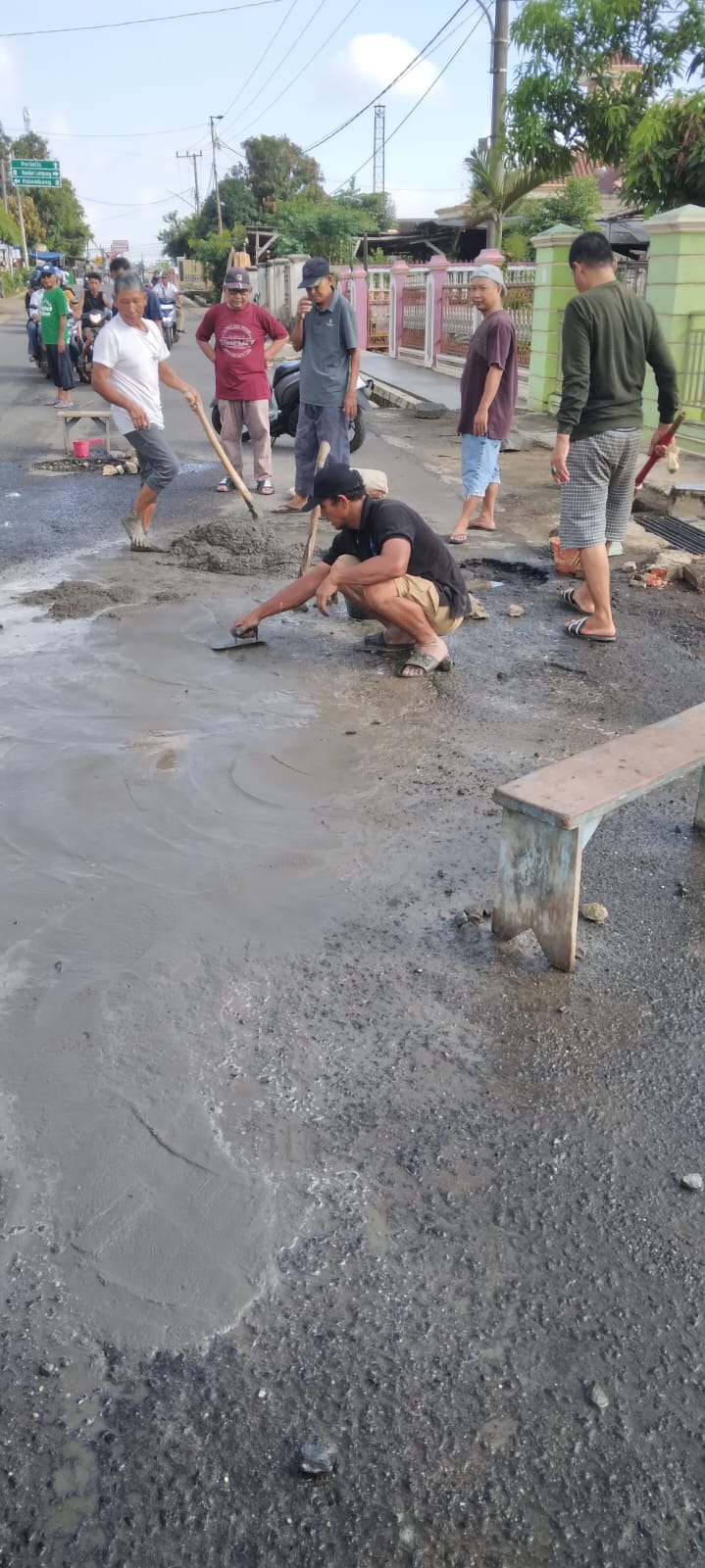 Tiga Kali Tambal Sulam, Warga Kotabumi Selatan Desak Perbaikan Permanen Jalan Kapten Mustofa