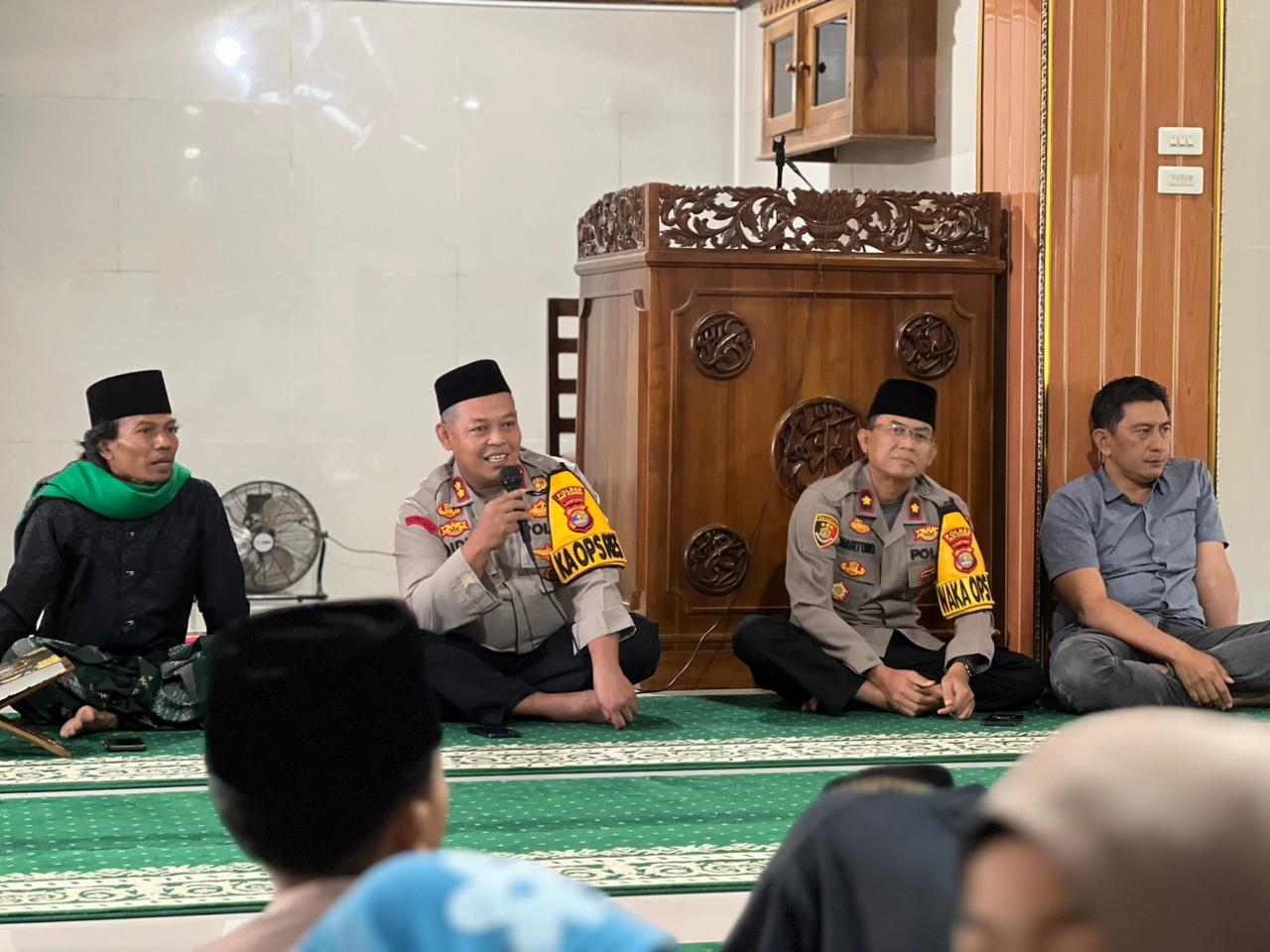 Buka Bersama di Masjid Darul Fattah, Wujud Kehadiran Polri di Tengah Masyarakat Way Kanan