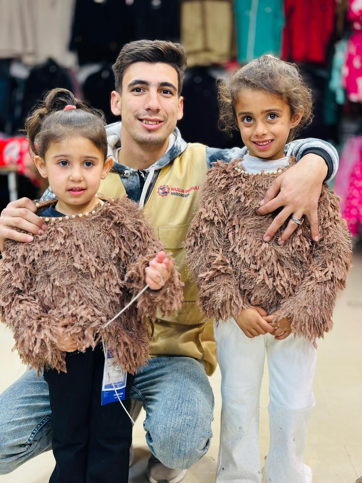 Hulun Peduli Indonesia Salurkan Hadiah Lebaran dan Zakat Fitrah bagi Anak Yatim di Gaza