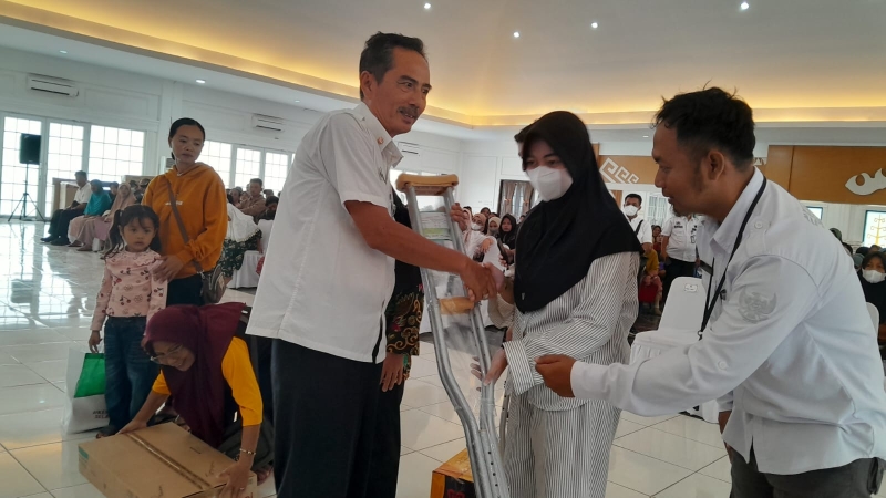 303 Warga Pesawaran Terima Bantuan ATENSI Kemensos RI dari Sentra Handayani Jakarta