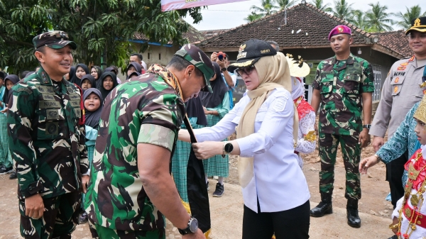 Bupati Nanda Dampingi Wasev Panglima TNI Tinjau TMMD KE-127 di Way Khilau