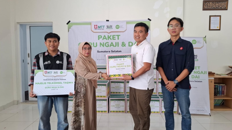 MTT dan IZI Sumsel Salurkan Bantuan untuk 30 Guru Ngaji dan Dai di Palembang
