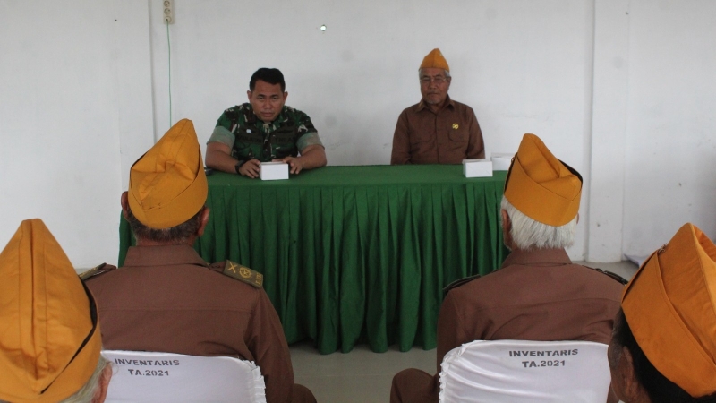 Dandim 0205/TK Sambut Kunjungan LVRI Karo, Tegaskan Veteran sebagai Inspirasi Bangsa