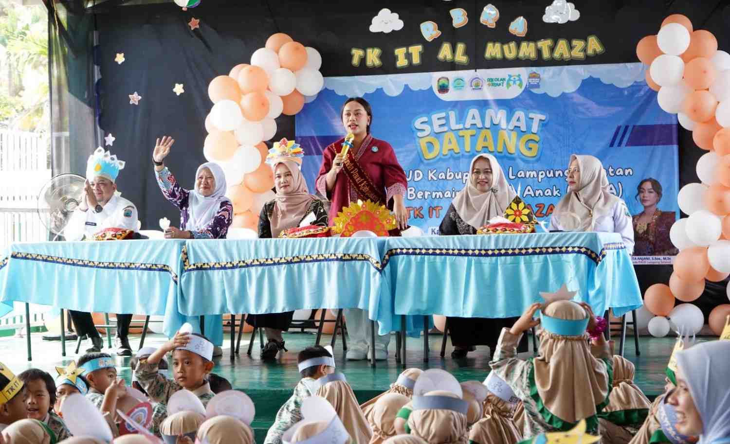 Zita Anjani Apresiasi TK IT Al-Mumtaza, Dorong TK di Lamsel Lebih Kreatif dan Ramah Anak