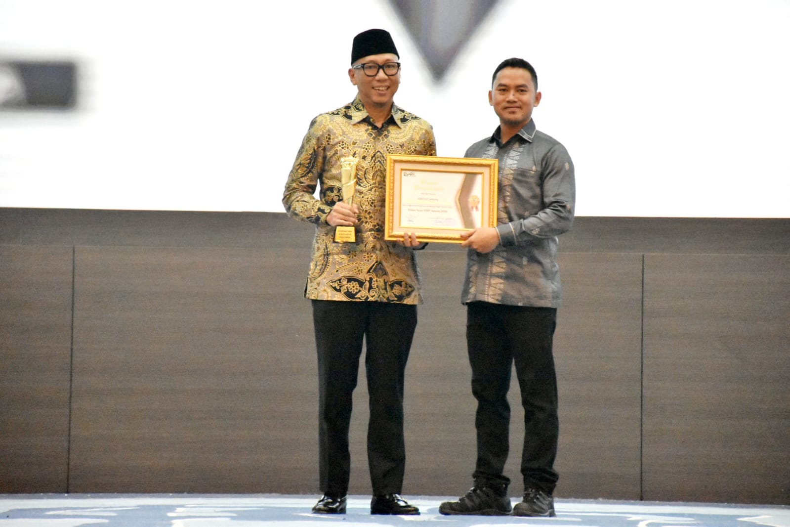 Gubernur Lampung Rahmat Mirzani Djausal Raih Penghargaan Tokoh Penggerak Ekonomi Agrikultur Nasional