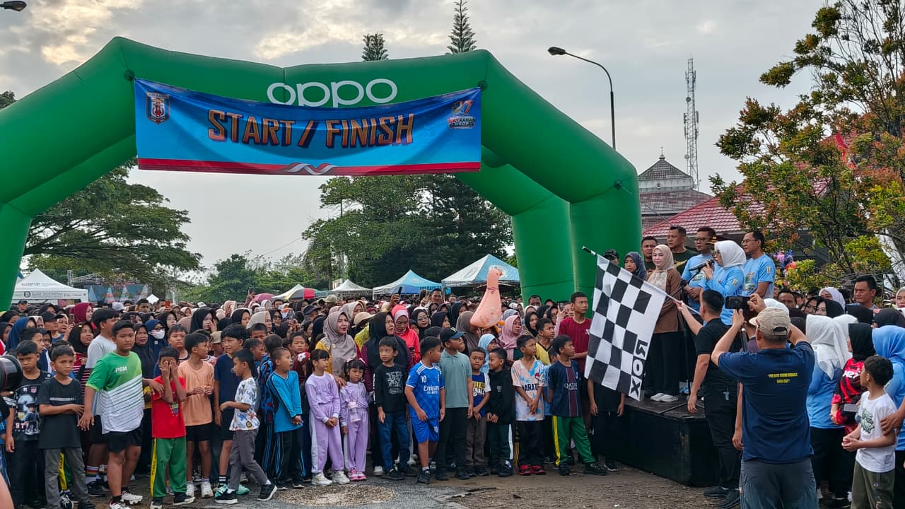 HUT ke-27 Way Kanan, Ribuan Peserta Meriahkan Jalan Sehat di Islamic Centre