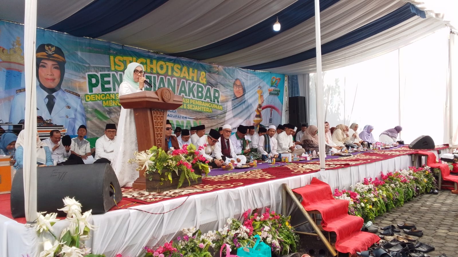 HUT ke-27 Way Kanan: Bupati Ayu Ajak Warga Ketuk Pintu Langit Lewat Istighosah